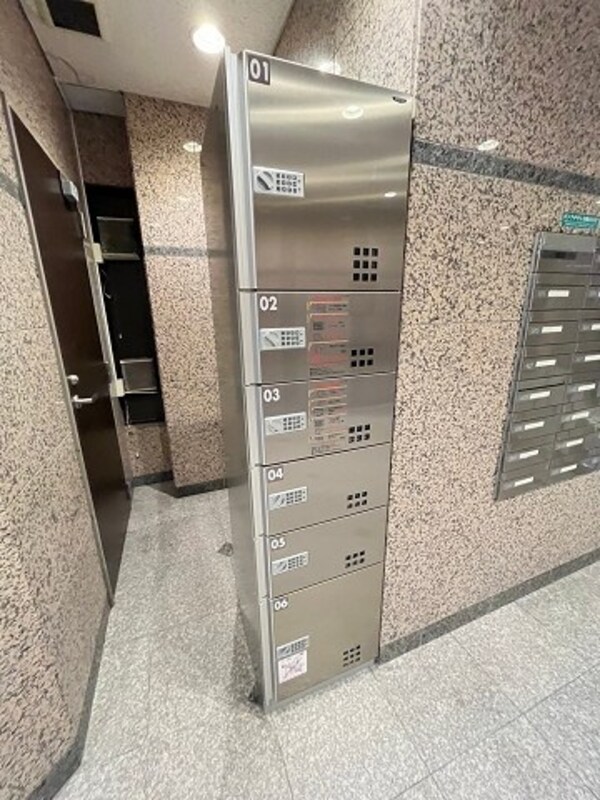 外観(便利な宅配ボックス完備♪)