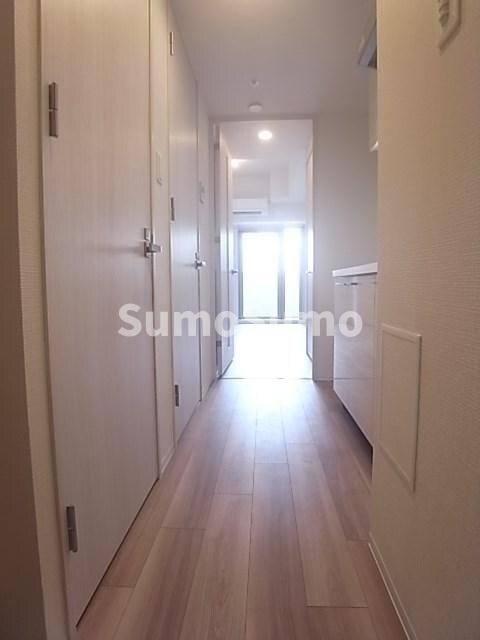 物件内観写真7　(明るい玄関です)