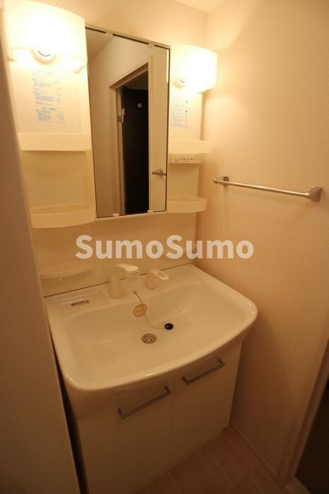物件内観写真7　(忙しい朝には欠かせない洗面所です)