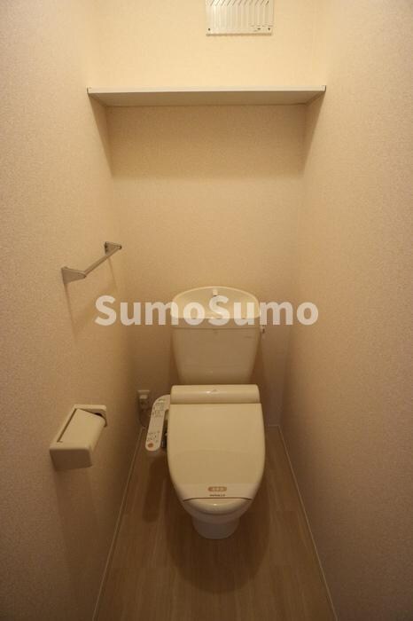 物件内観写真8　(落ち着いたトイレです)