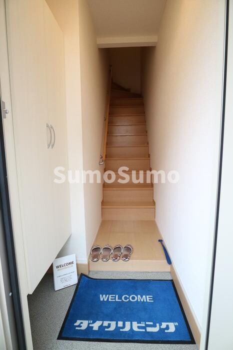 物件内観写真10　(シンプルで使いやすい玄関です)