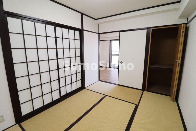 物件内観写真5　(明るい和室です)