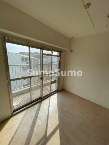 物件内観写真19　(おしゃれな居間です)