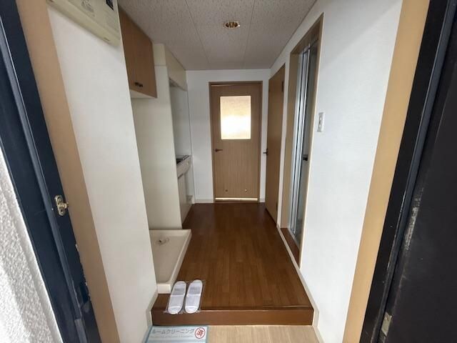 物件内観写真5　(シンプルで使いやすい玄関です)