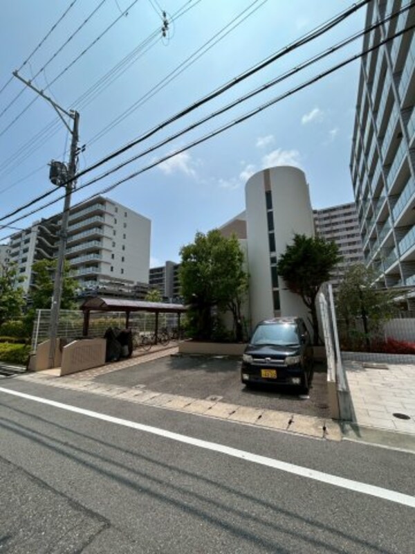 駐車場(建物外観を気になさる方へ、見た目の良い物件です)