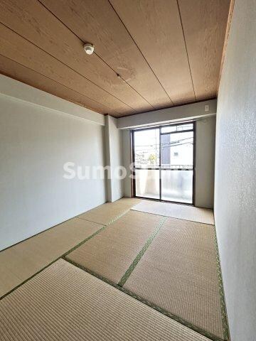 物件内観写真7　(和室ならではの温かな和の空間で寛ぎの時間を過ごせます)