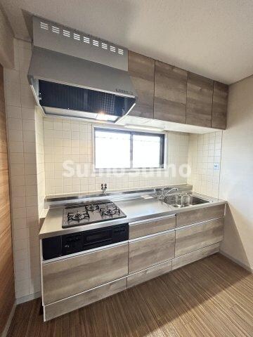 物件内観写真8　(コンパクトなキッチンで掃除もラクラク)