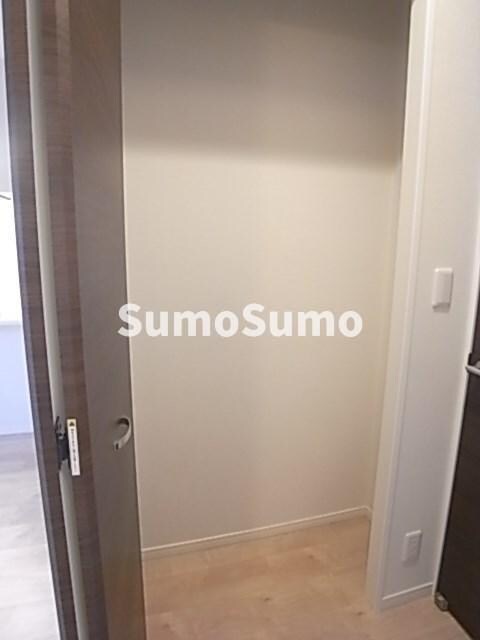 物件内観写真21　(たっぷりとした収納スペースです)