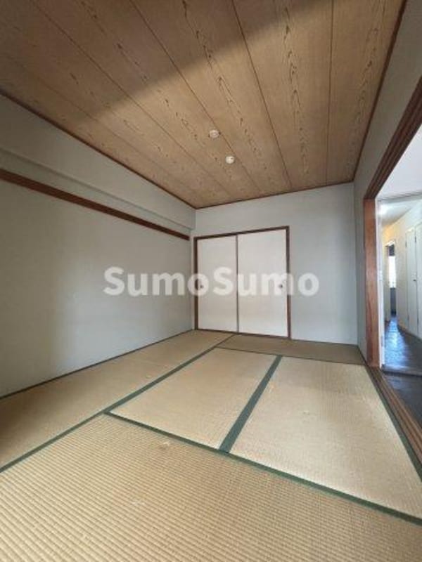 和室(きれいな和室です)