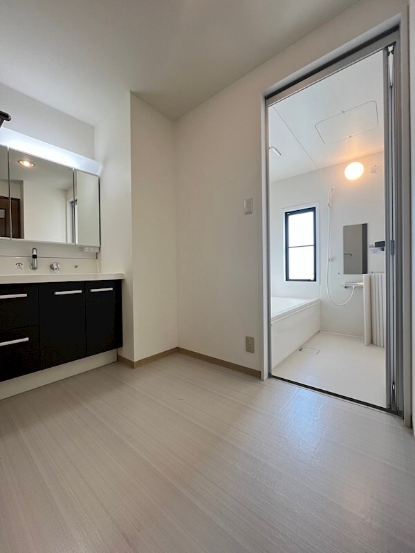 物件内観写真24　(洗面所です)