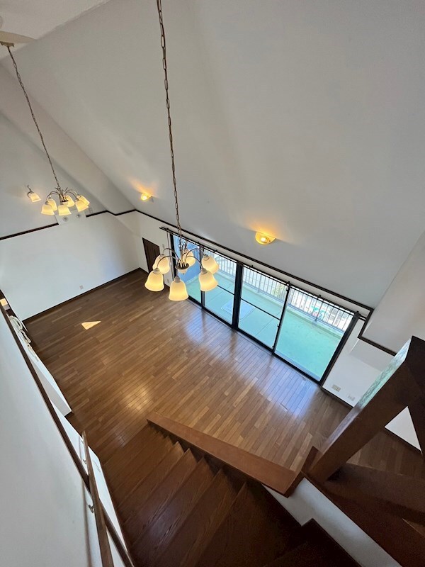 物件内観写真27　(おしゃれな居間です)