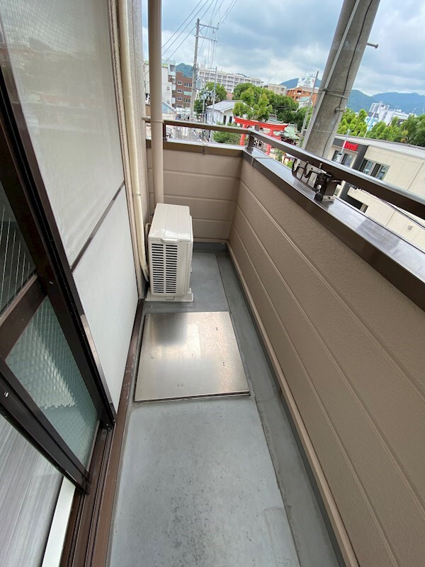 物件内観写真8　(広々としたバルコニーです)