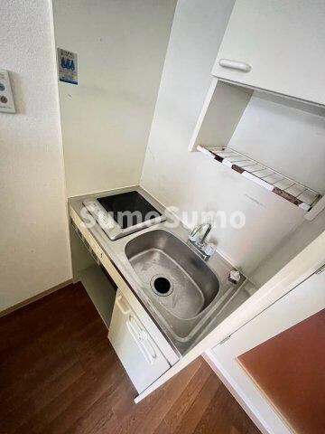 物件内観写真7　(コンパクトなキッチンで掃除もラクラク)