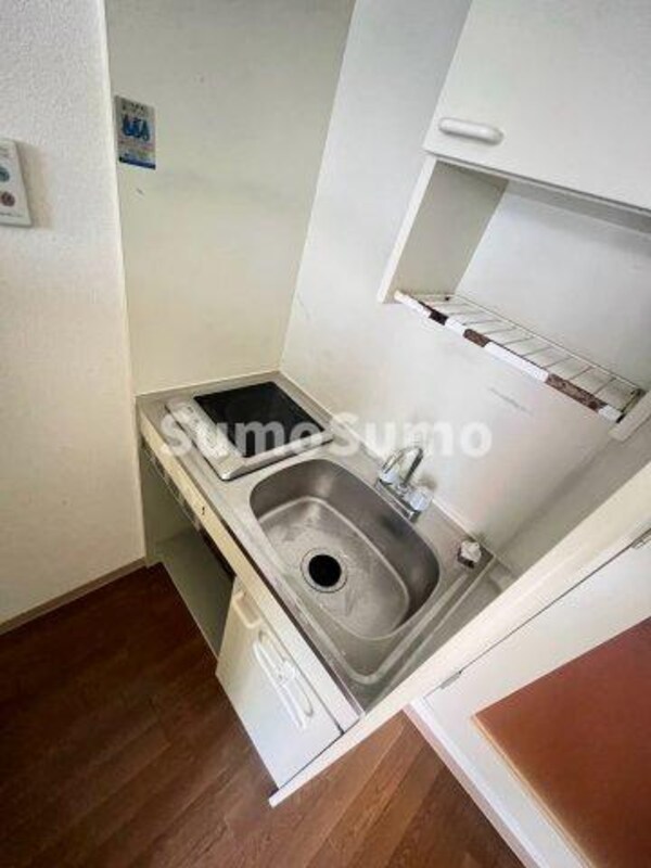 キッチン(コンパクトなキッチンで掃除もラクラク)