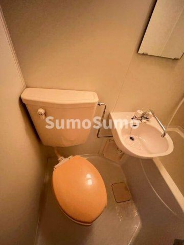 トイレ(シンプルで使いやすいトイレです)