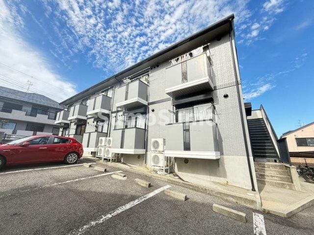 物件外観写真1　(きれいな外観です)