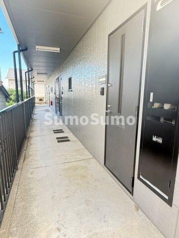 物件外観写真2　(清潔なロビーです)