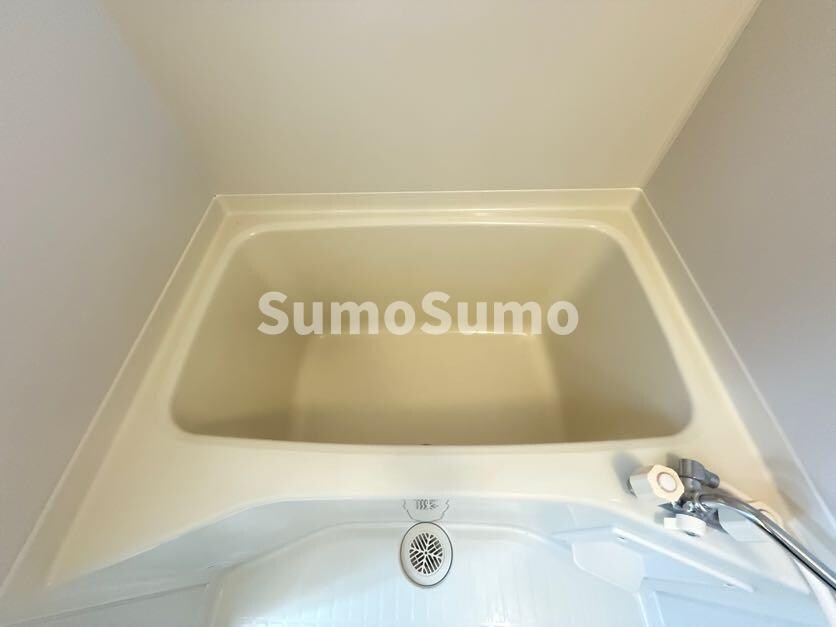 物件内観写真19　(日々の疲れを癒すお風呂付です)