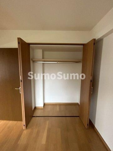 物件内観写真10　(たっぷりとした収納スペースです)