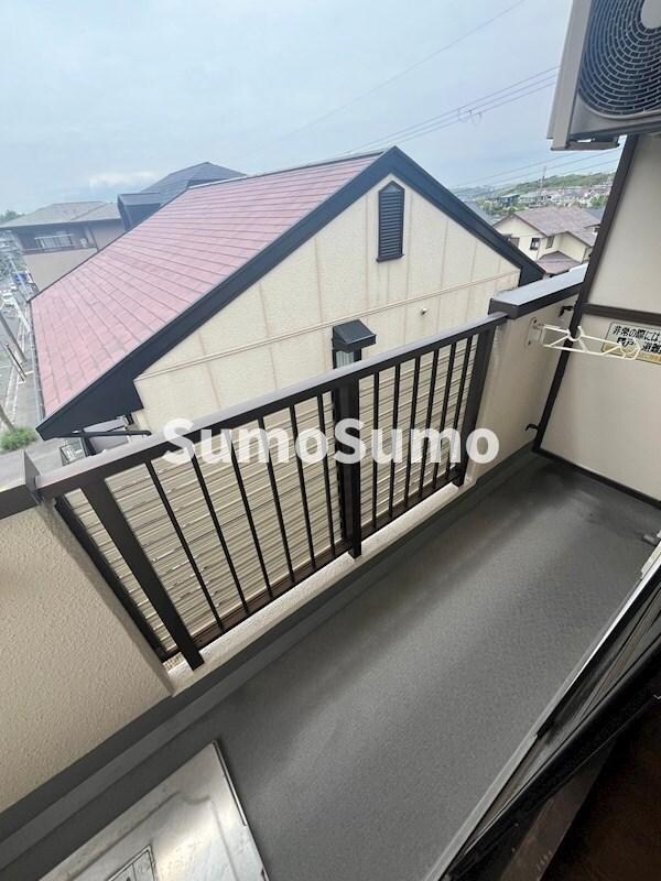 物件内観写真26　(開放的で明るい空間を演出してくれるバルコニーです)