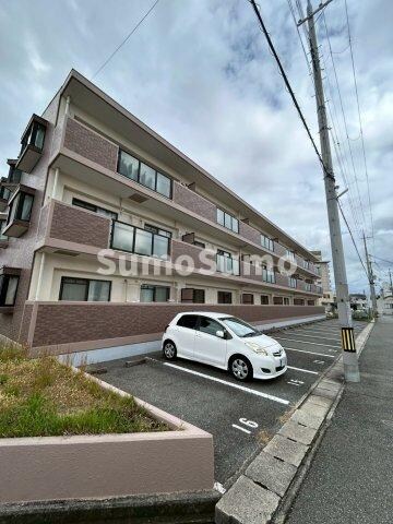 物件外観写真1　(外観もきれいです)