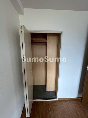 物件内観写真12　(収納豊富です)