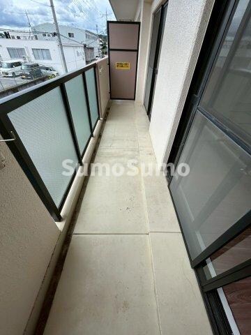 物件内観写真13　(広々としたバルコニーです)