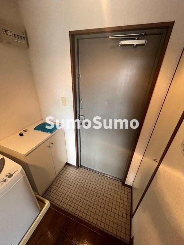 物件内観写真2　(シンプルで使いやすい玄関です)
