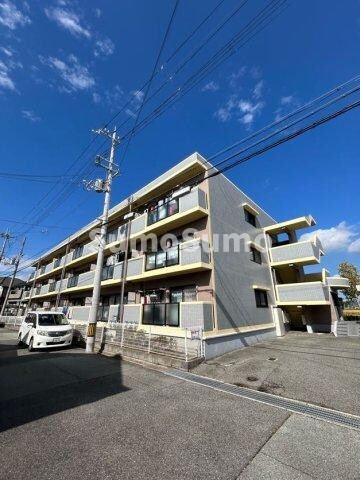 物件外観写真1　(物件の外観です)