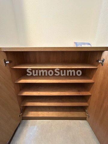 物件内観写真24　(小物を収納するのに便利です)