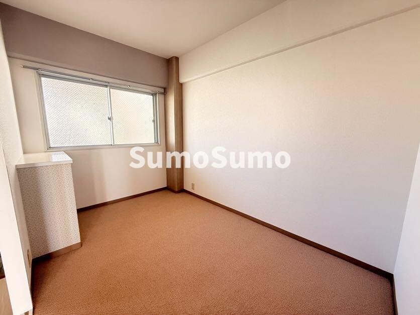 物件内観写真14　(広々とした洋室です)