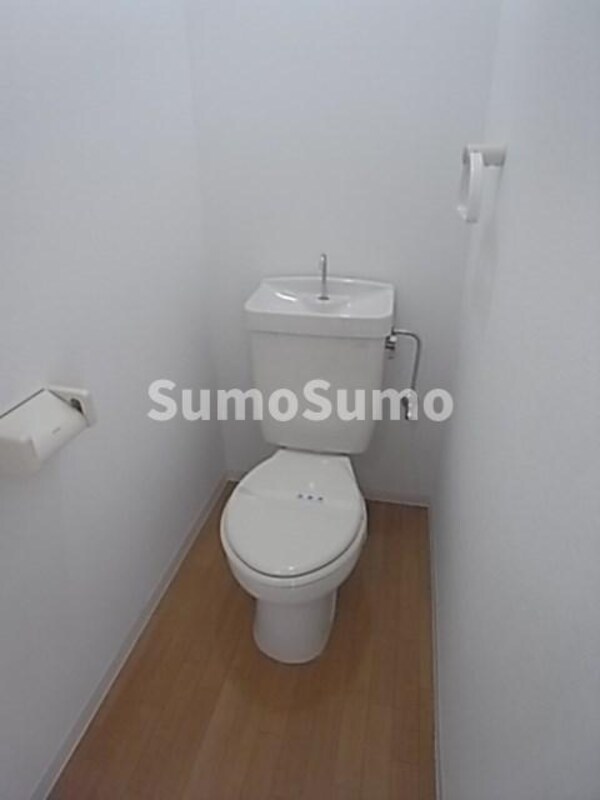 トイレ(コンパクトで使いやすいトイレです)