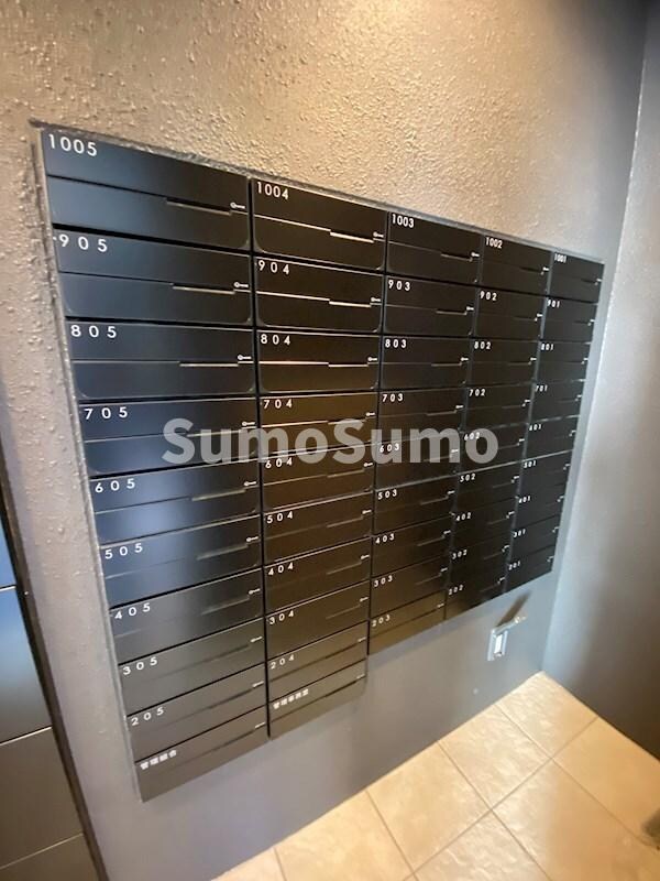 物件外観写真5　(落ち着いたロビーです)