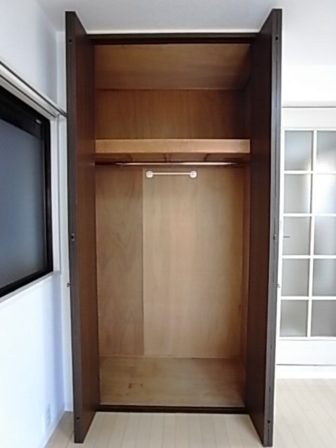 物件内観写真10　(小物を収納するのに便利です)