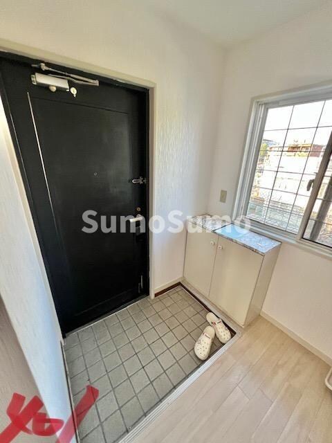 物件内観写真5　(きれいな玄関です)