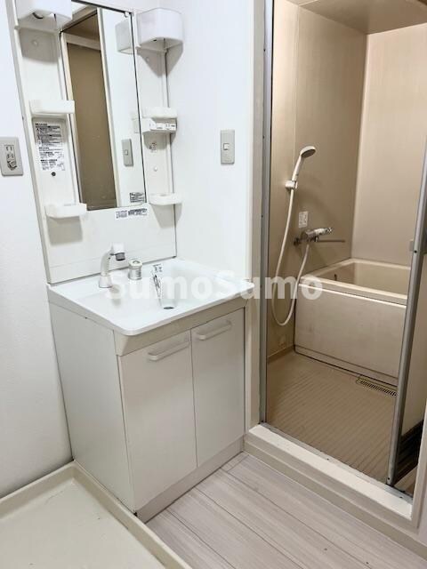 物件内観写真11　(スペースが確保できる洗面所です)