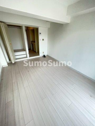 物件内観写真5　(こちらの居間で趣味の時間をお楽しみください)