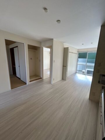 物件内観写真5　(リビングです)