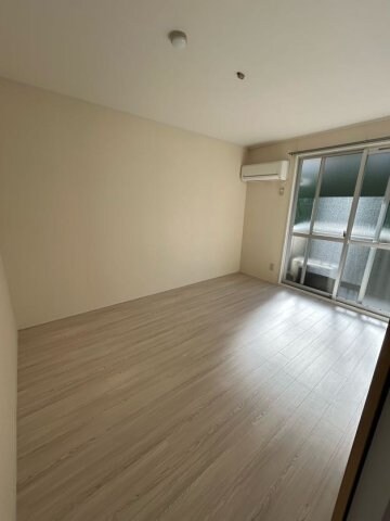 物件内観写真13　(使い勝手のいい洋室です)