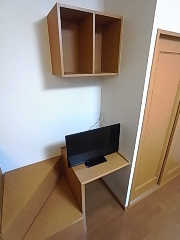 内装他