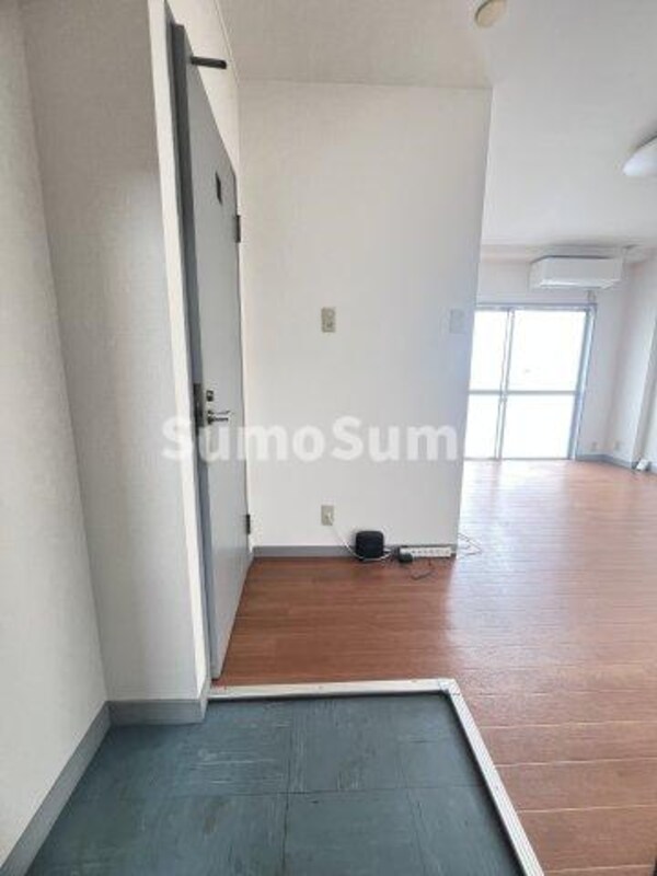 玄関(収納もある玄関です)