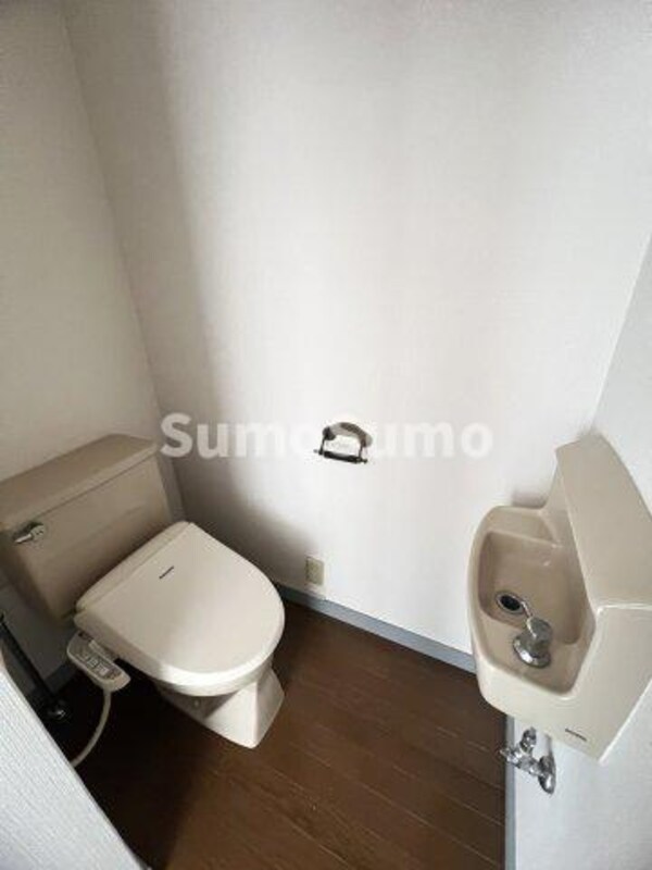 トイレ(コンパクトで使いやすいトイレです)