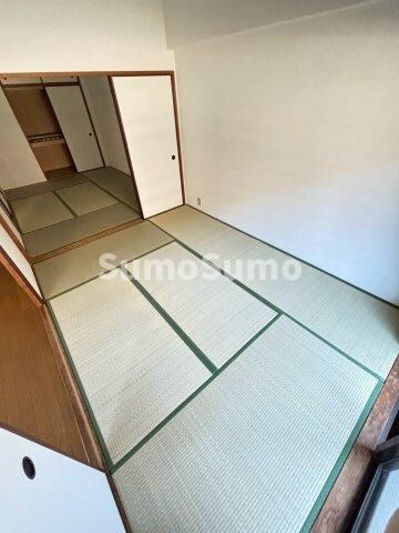 物件内観写真7　(明るい和室です)