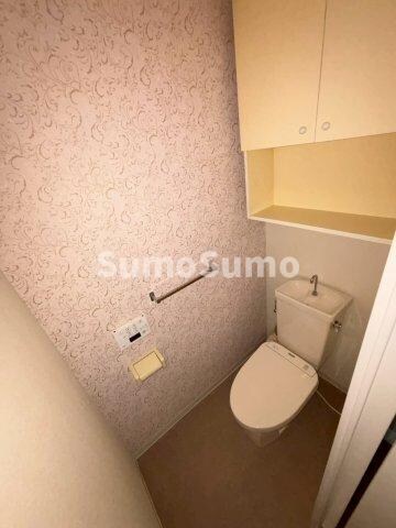 物件内観写真12　(ゆったりとした空間のトイレです)