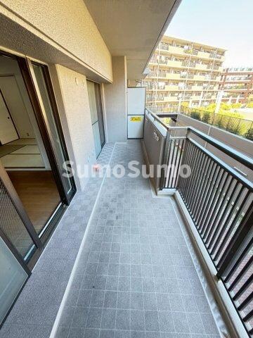 物件内観写真14　(落ち着いた時間を過ごせるバルコニーです)