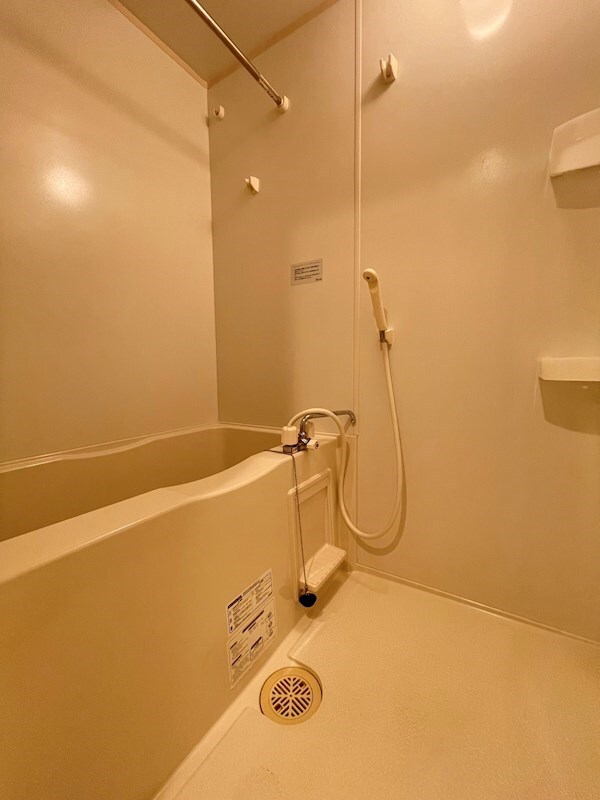 物件内観写真8　(落ち着いた空間のお風呂です)