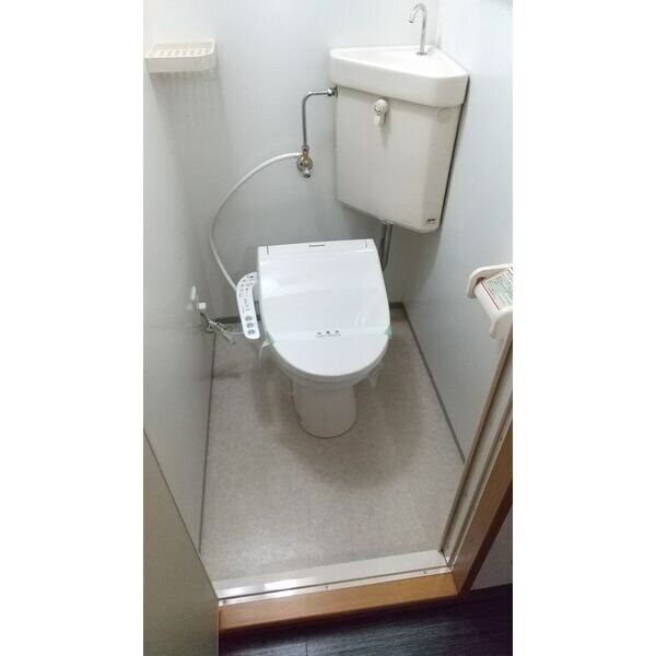 物件内観写真12　(清潔感のあるトイレです)