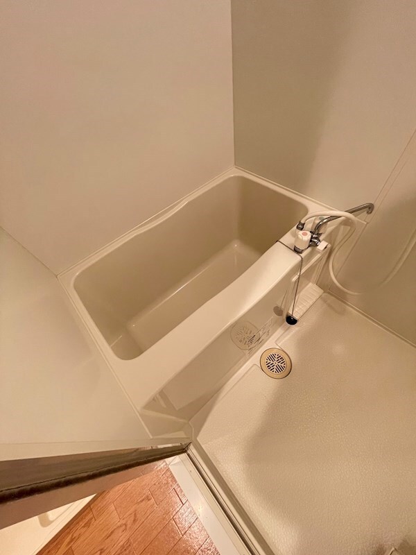 物件内観写真17　(落ち着いた空間のお風呂です)