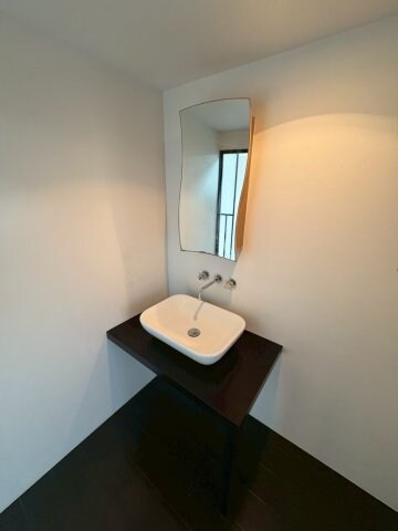 物件内観写真10　(コンパクトで使いやすい洗面所)