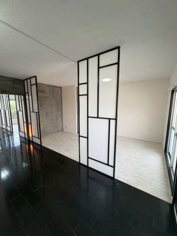 物件内観写真25　(ゆったりとしたリビングです)